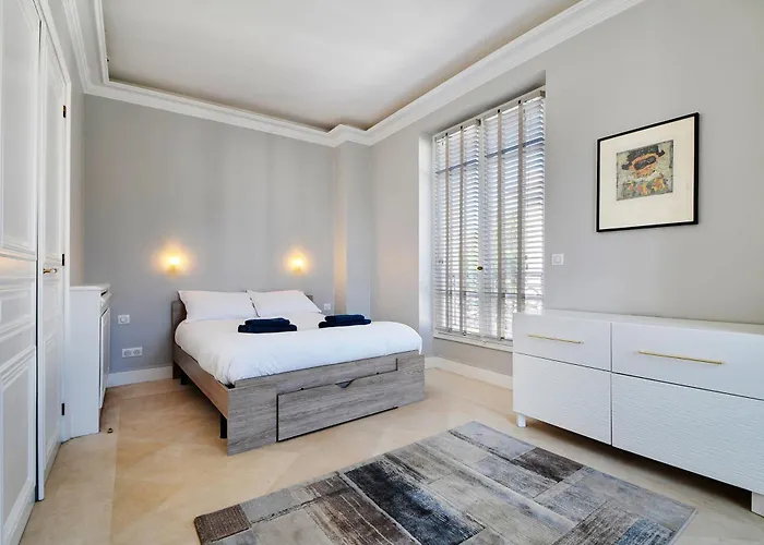 Vue Exceptionnelle Sur La Tour Eiffel アパート パリ